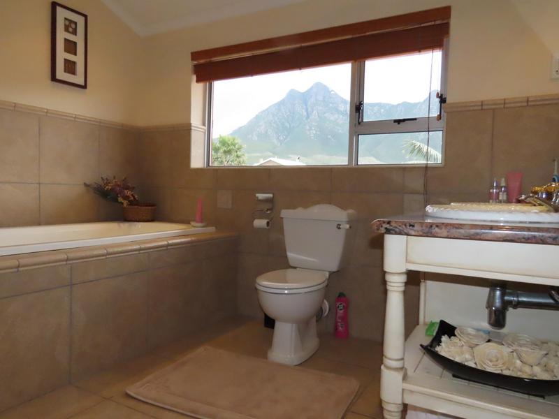 4 Bedroom Property for Sale in Kleinmond Western Cape